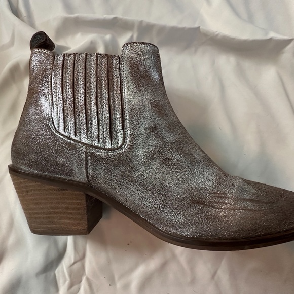 Metallic pewter booties - Picture 2 of 3